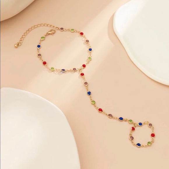 Beautiful rhinestone mitten bracelet - Picture 5 of 5